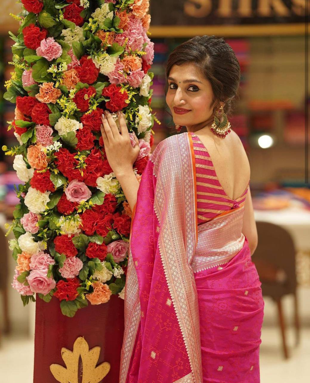 Exclusive Pink Zari-Weave Soft Silk Saree with Rich Diamond Pallu, Traditional Border, and Elegant Festive Wear Design